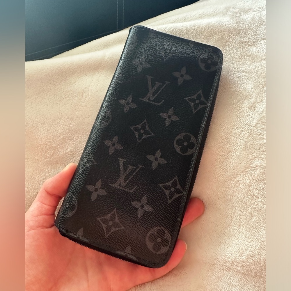 Louis Vuitton Zippy Wallet Vertical
